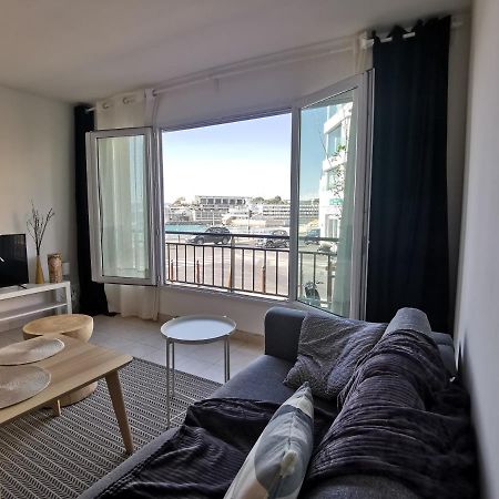 A 50 mètres de la plage, sur la Corniche vue mer. Marseille Extérieur photo